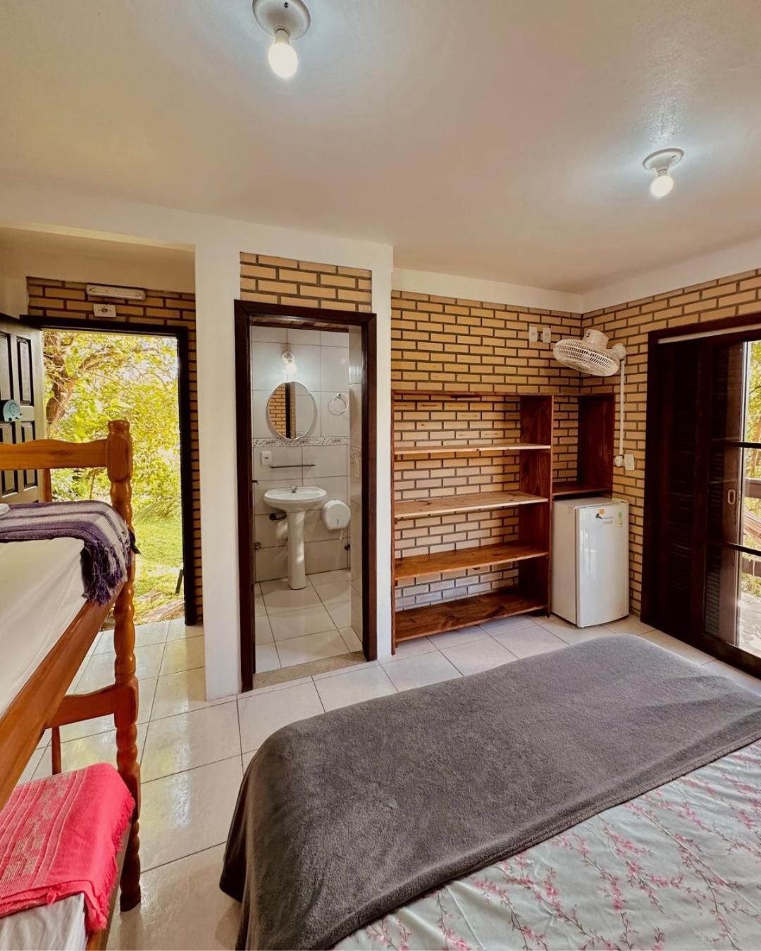 Quarto Deluxe com Cama de Casal ou 2 de Solteiro e Varanda
